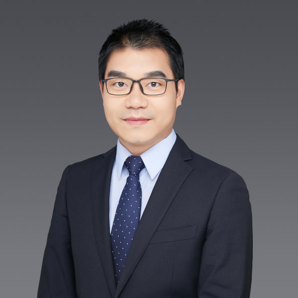 盛智明，365英国上市集团副院长、副教授、博士生导师。长期从事城市社会治理研究，重点关注社区纠纷解决机制、社会群体集体行动及其后果、政府的风险应对策略、政策制度执行过程等。2019年入选上海市“曙光计划”。在《社会学研究》、《社会》、China Quarterly等国内外权威与核心期刊发表论文10余篇，出版专著1部、合著1部、译著3部。主持国家社科基金重大项目子课题、国家社科基金青年项目、上海市哲学社会科学规划项目、上海市人民政府决策咨询项目等多个国家和省部级课题。多项政府决策咨询报告获批示和采纳。荣获中国社会学会优秀论文一等奖（2012年）和二等奖（2015年、2018年），2018年获上海市哲学社会科学优秀成果学科学术奖二等奖，2020年获民政部民政政策理论研究二等奖。